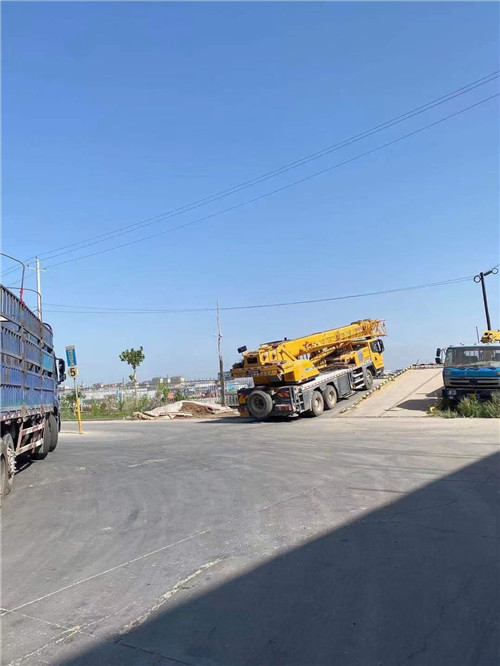 青川县25吨吊车的租赁价格大概是多少？