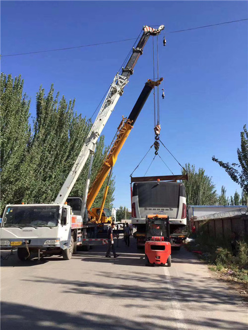 青川县港口集装箱搬运案例